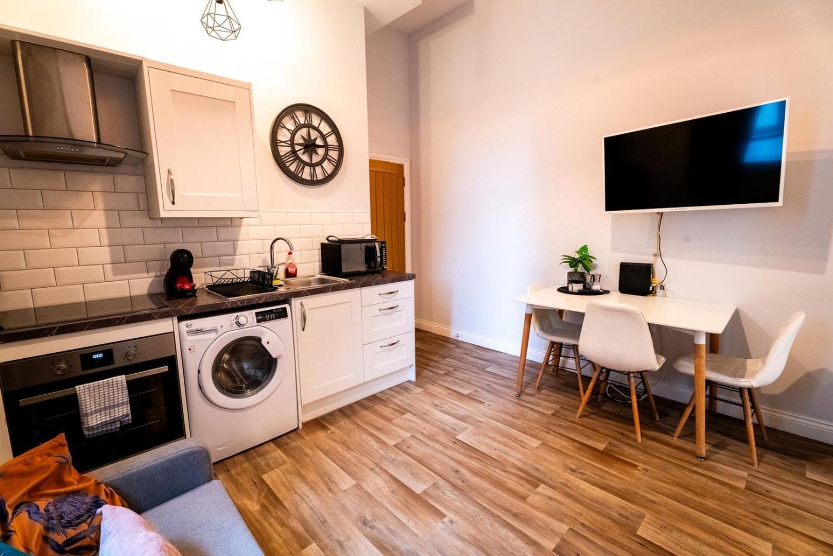 Free Parking | Smart Tv | 4 Guests Lägenhet Swansea Rum bild
