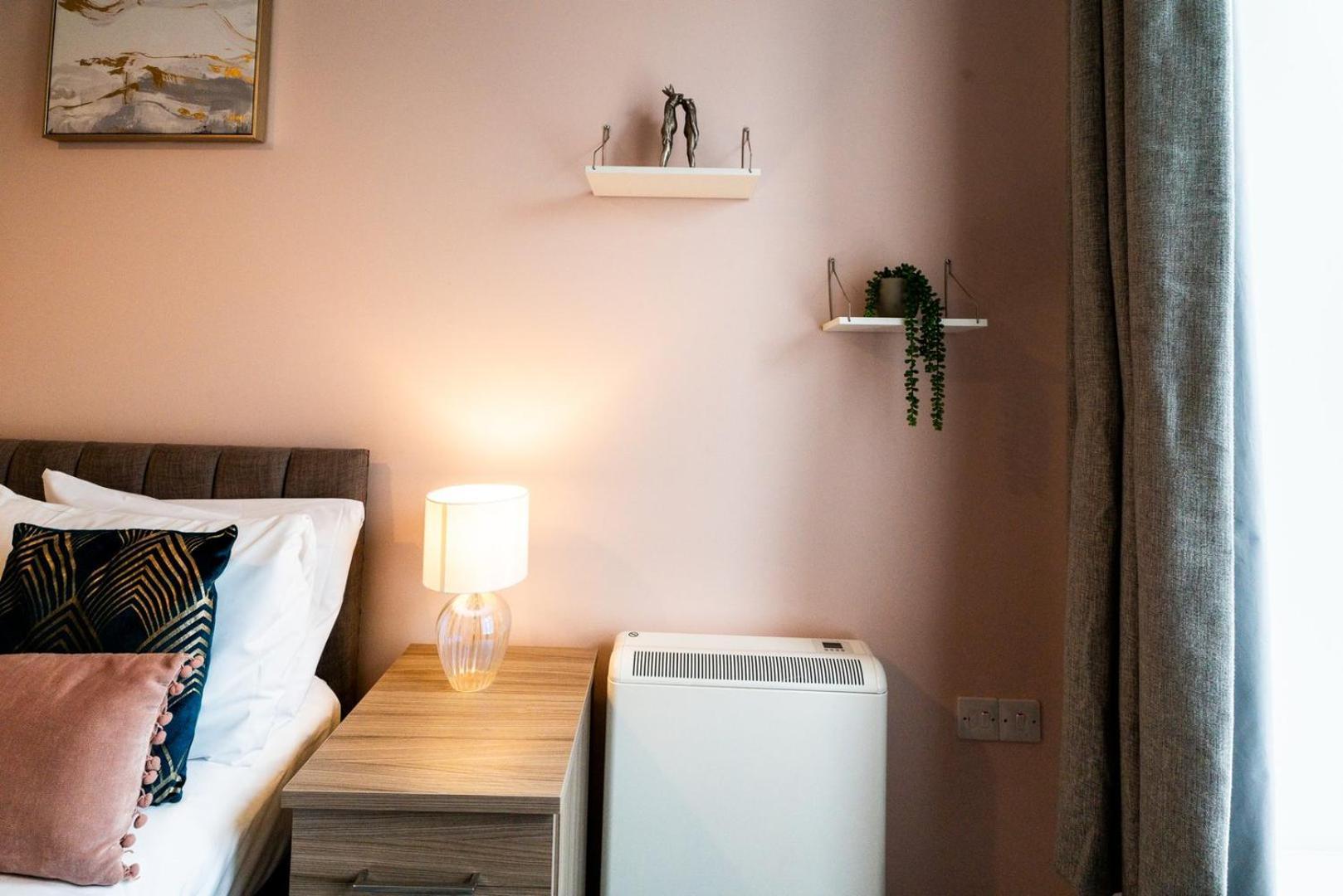 Free Parking | Smart Tv | 4 Guests Lägenhet Swansea Rum bild