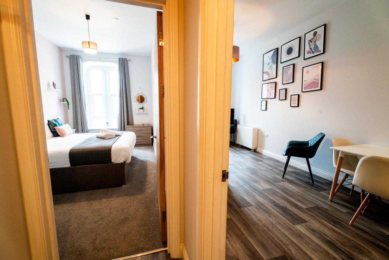 Free Parking | Smart Tv | 4 Guests Lägenhet Swansea Rum bild